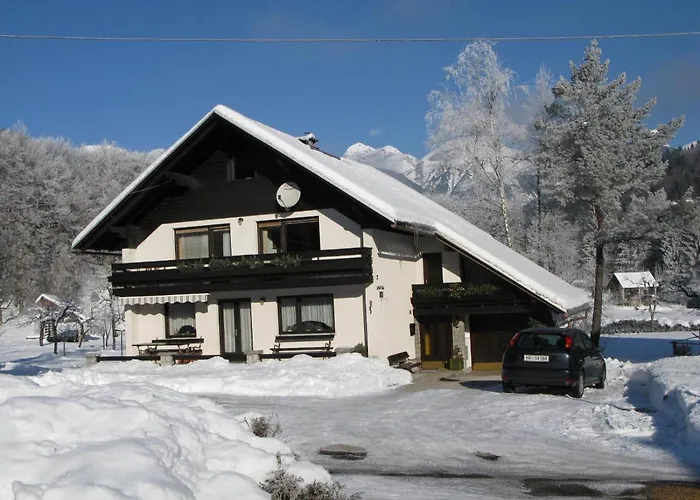 アパート Sporar *